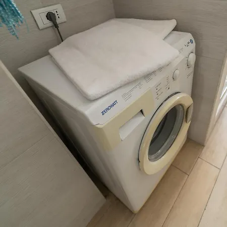 Front Metro Lucania Apartament Mediolan