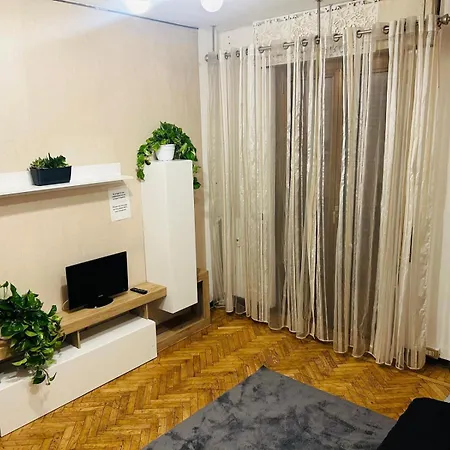 Apartament Front Metro Lucania