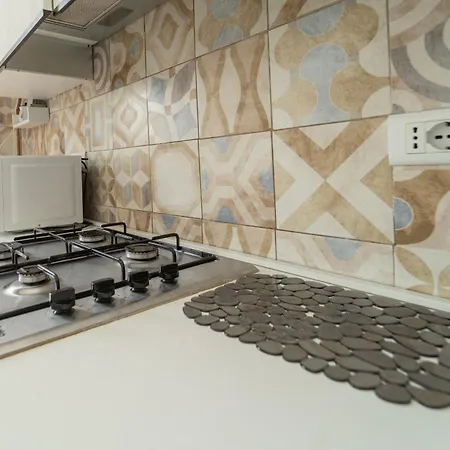 Front Metro Lucania Apartment Mailand