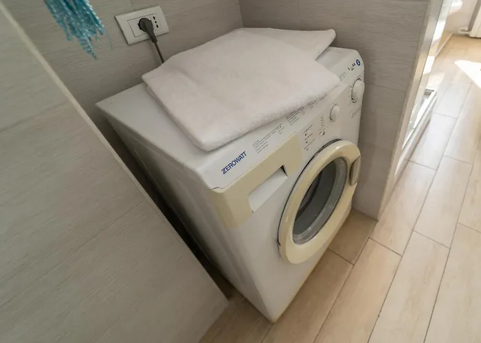 Front Metro Lucania Apartment Mailand