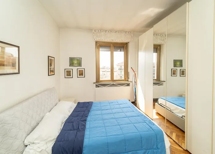 Apartment Front Metro Lucania *